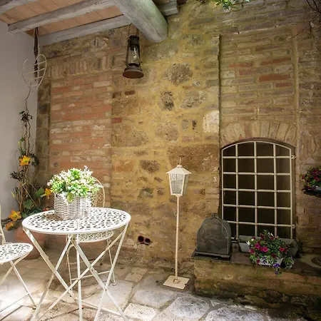 Torre Giardino Segreto B&b- Borgo Capitano Collection - Diffuso 5* San Quirico dʼOrcia